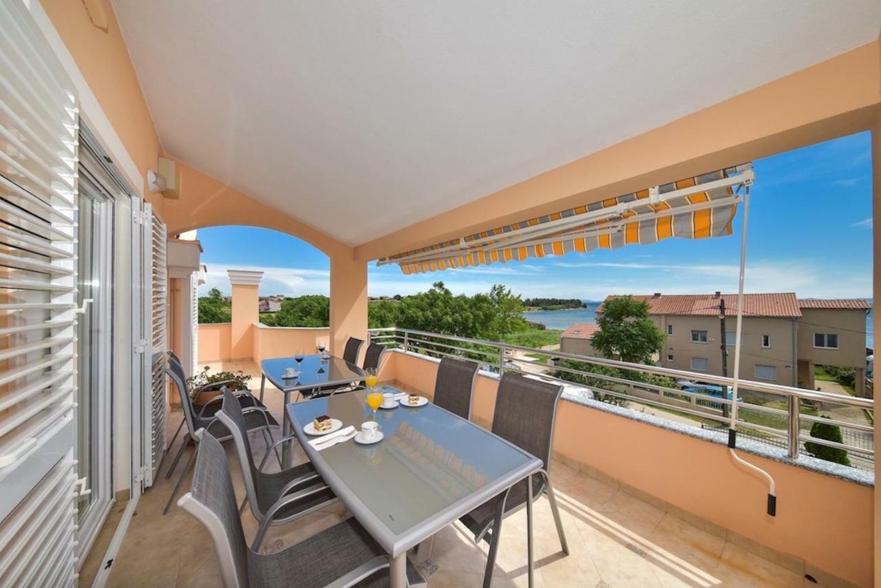 Apartments Medanic - Private Pool Привлака Екстер'єр фото