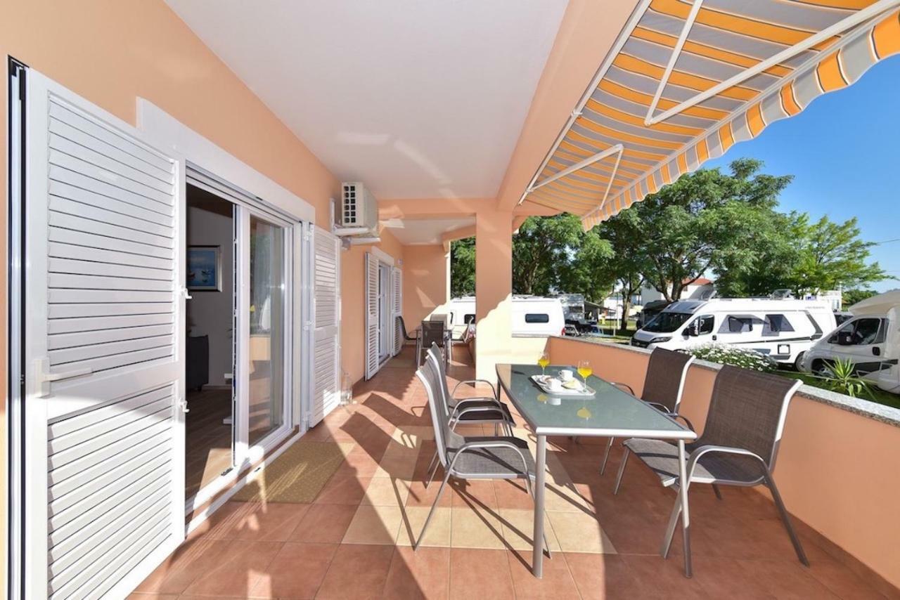 Apartments Medanic - Private Pool Привлака Екстер'єр фото